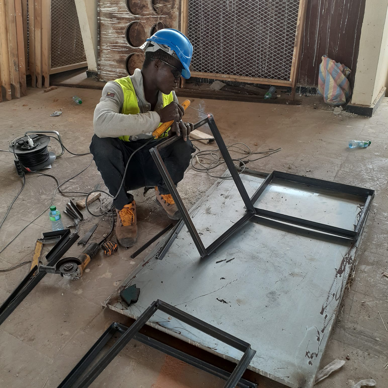 Fabrication d'un cadre métallique