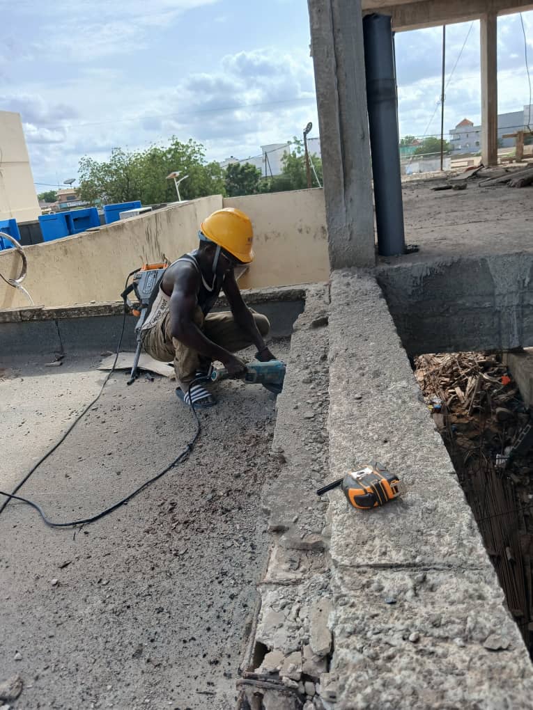 Démolition de la corniche en toiture
